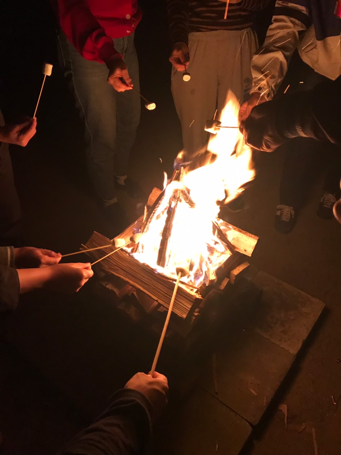 キャンプファイヤー